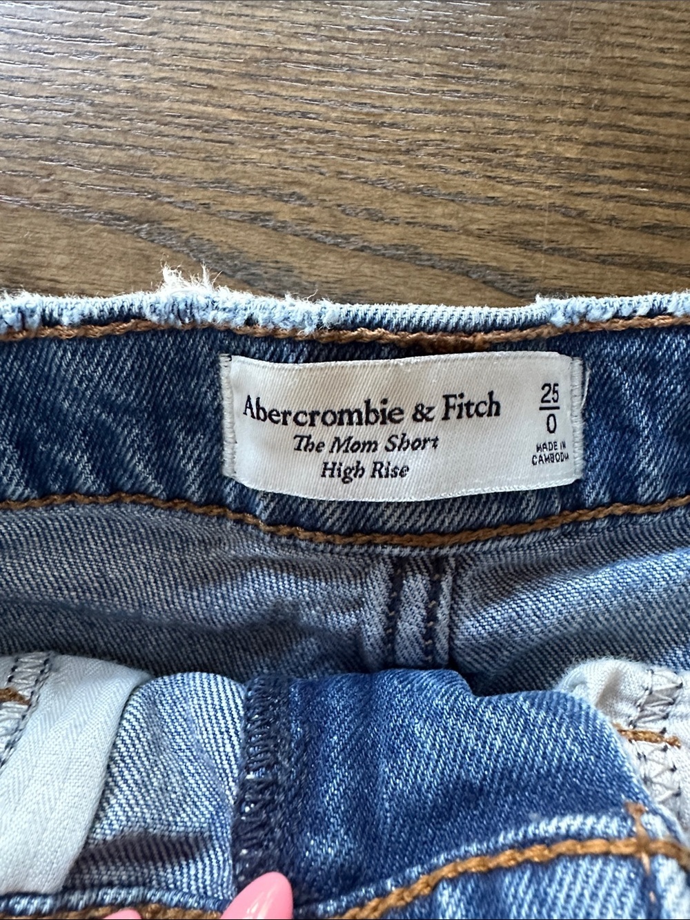 Abercrombie & Fitch The Mom Short High Rise - Picture 3 of 3